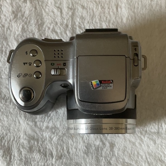 Kodak Metallic Silver and Black Camera Easyshare Z740 - Picture 2 of 5